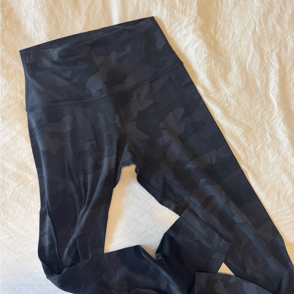 Lululemon Women’s Black Camouflage Leggings